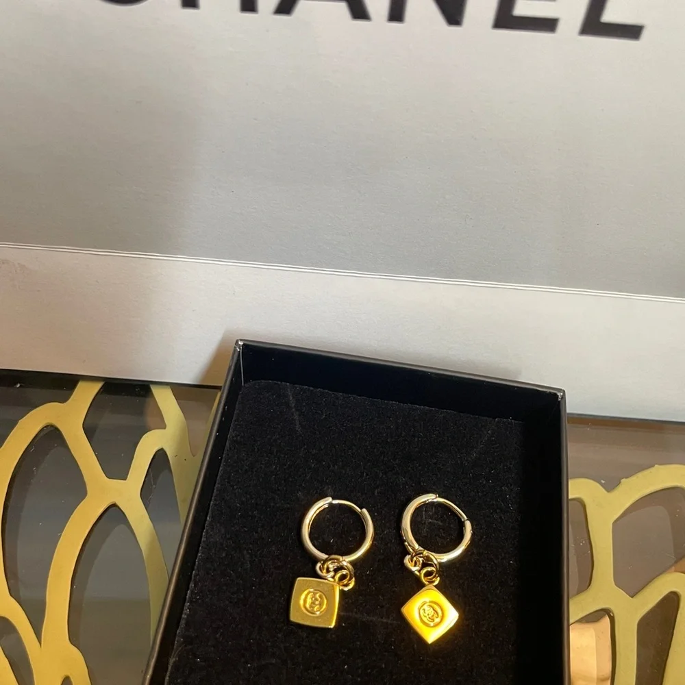 Chanel - Picture 7 of 8